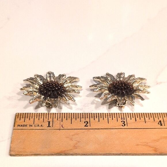Vintage Sarah Coventry Large Star-Burst Clip On Earrings - Picture 8 of 12
